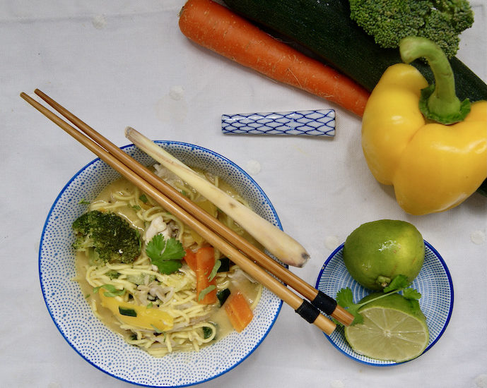 Soupe-repas thaïe au poulet