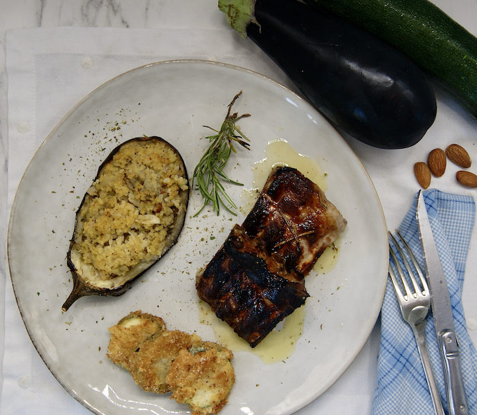 Travers de porc, beignets de courgettes et aubergines farcies