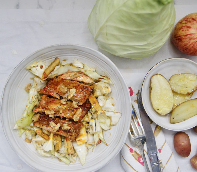 Spare ribs et salade de chou pointu aux pommes