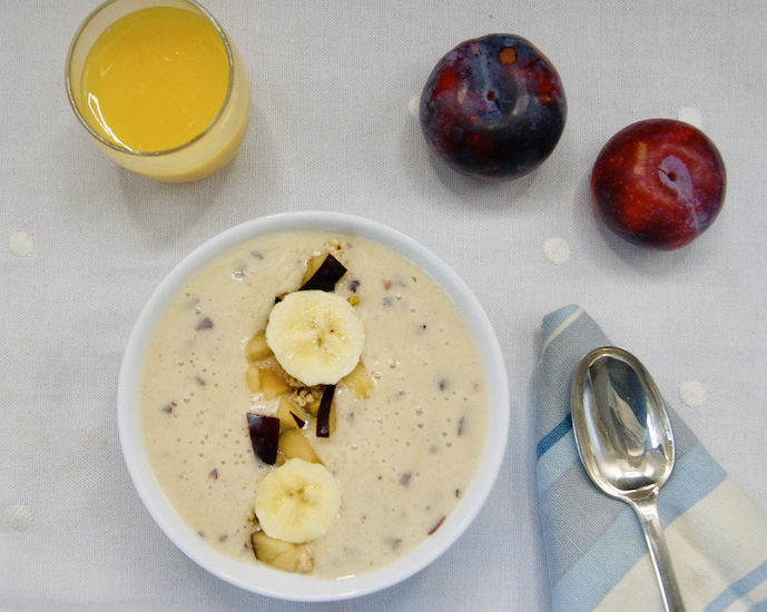 Smoothie bowl aux prunes