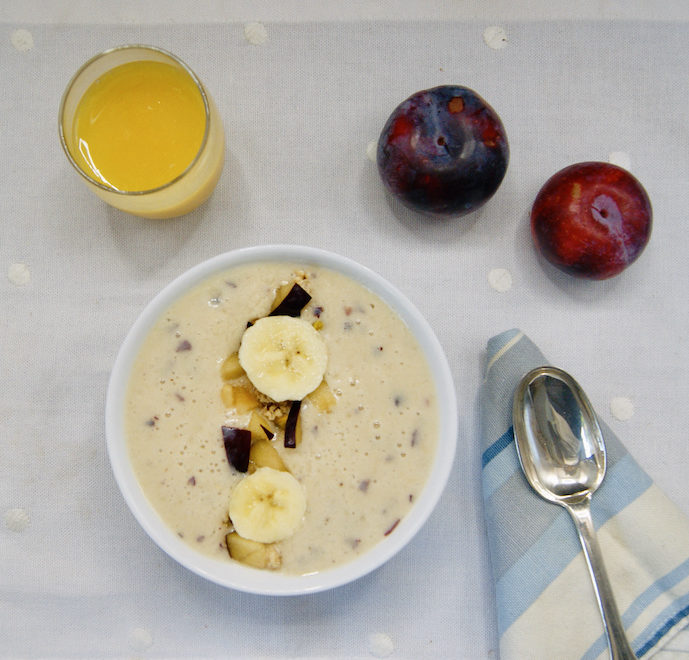 Smoothie bowl aux prunes