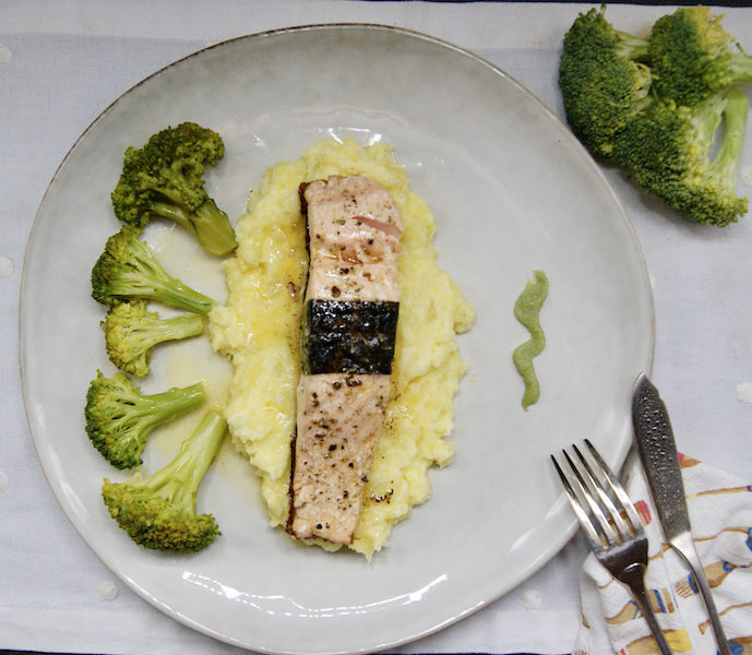 Saumon emballé et sa purée de pommes de terre parfumée au wasabi