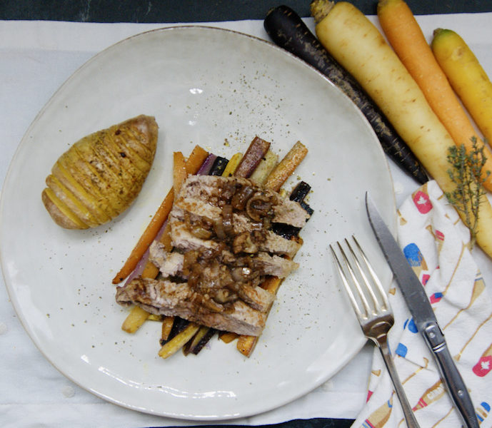 Rosbif, pomme de terre Hasselback et carottes colorées