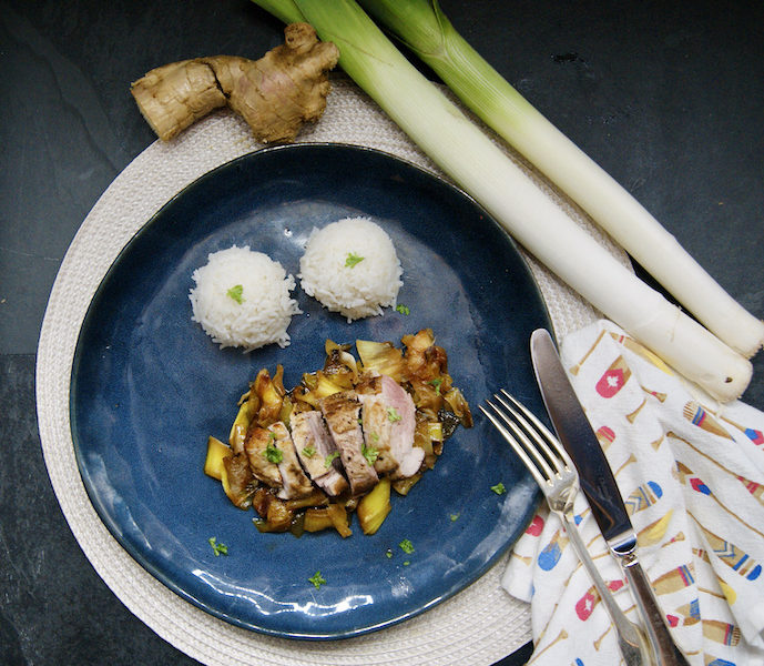 Filet-mignon de porc caramélisé aux poireaux