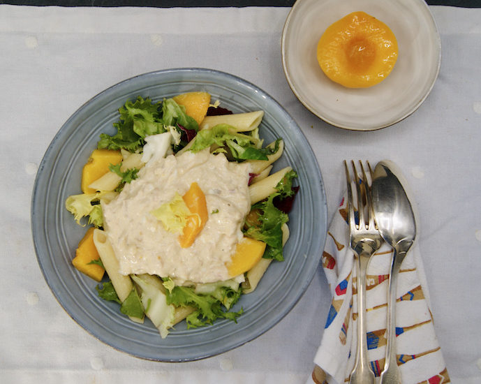 Salade de pâtes au thon et aux pêches