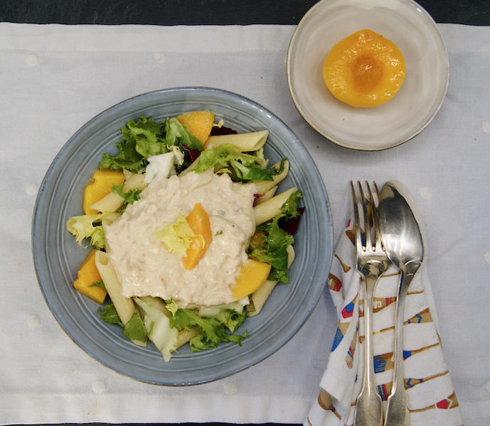 Salade de pâtes au thon et aux pêches