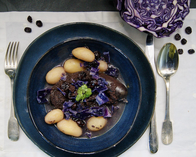 Chou rouge et boudin noir en bouillon
