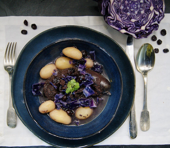 Chou rouge et boudin noir en bouillon