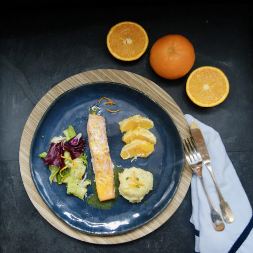 Saumon grillé, purée de pommes de terre et beurre à l’orange