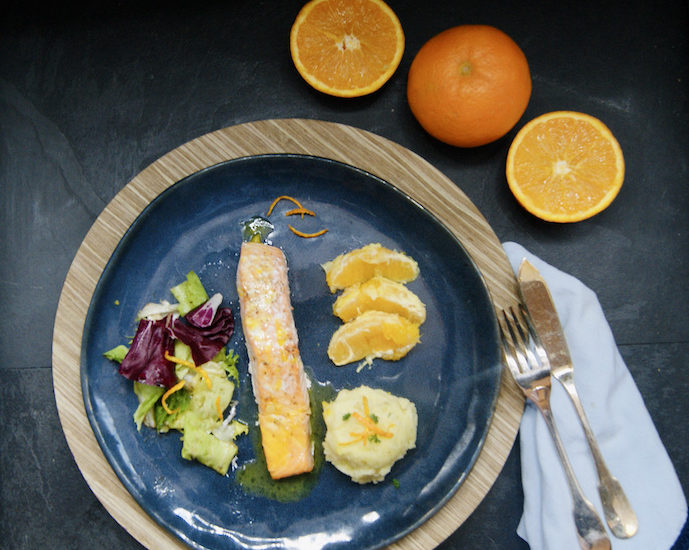 Saumon grillé, purée de pommes de terre et beurre à l’orange