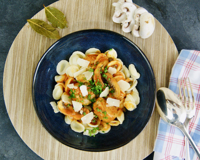 Orecchiette et boulettes sauce tomate aux champignons