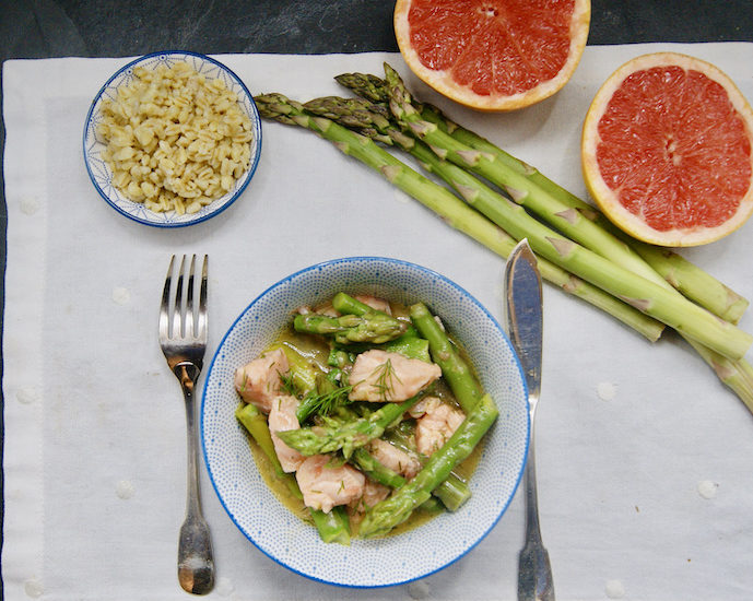 Saumon mariné au pamplemousse et aux asperges