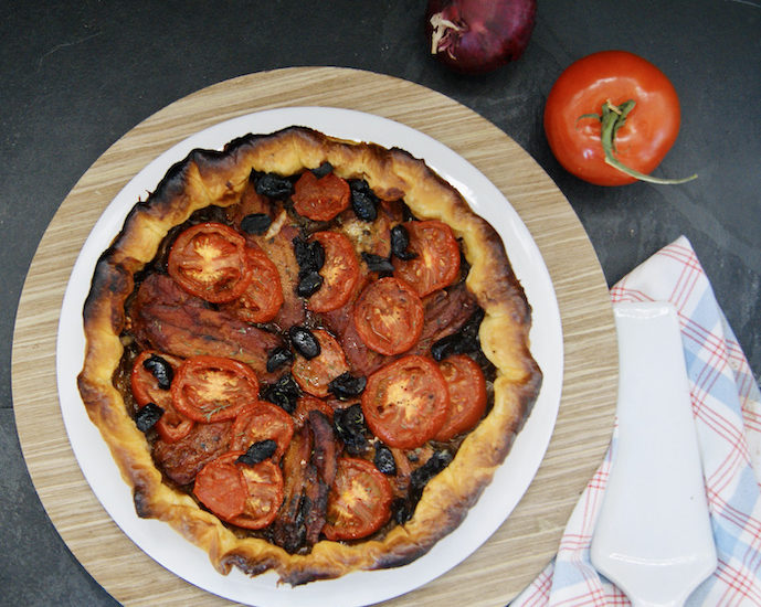 Tarte pimentée aux oignons et sardines