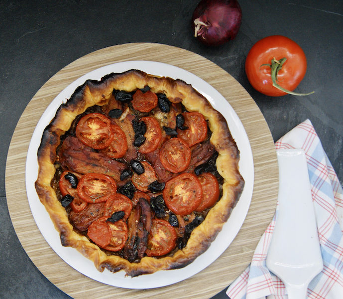 Tarte pimentée aux oignons et sardines