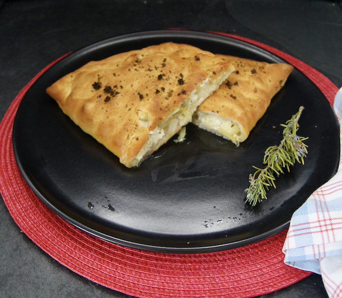 Pizza calzone méditerranéenne