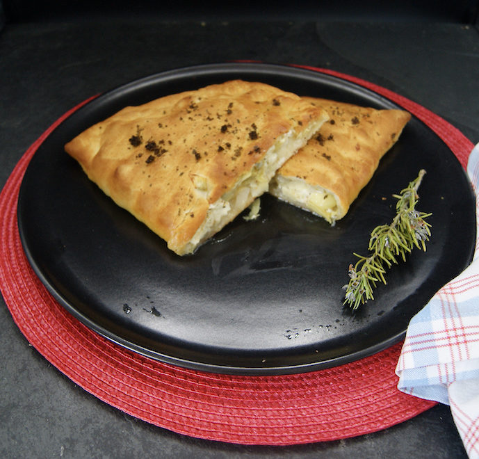 Pizza calzone méditerranéenne