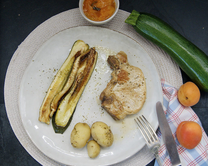 Steaks de porc et chutney d’abricots
