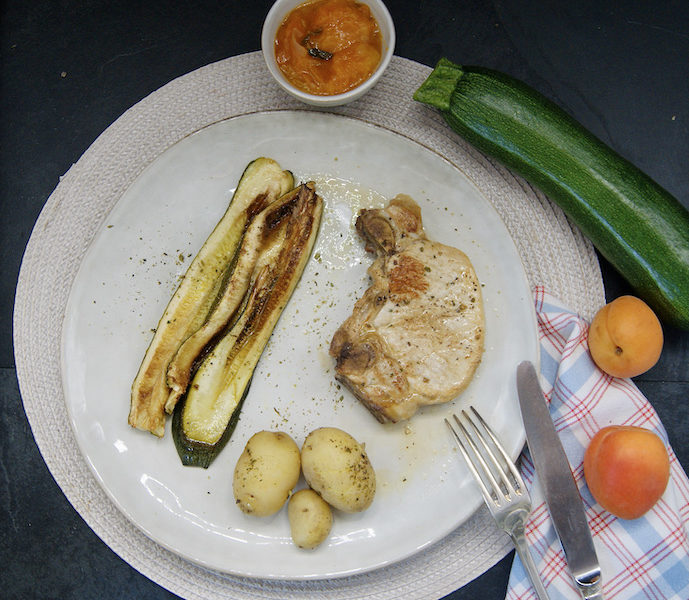 Steaks de porc et chutney d’abricots