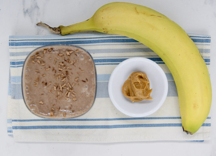 Smoothie banane-peanut butter-chocolat