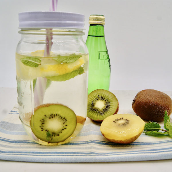 Eau détox citron, kiwi et menthe