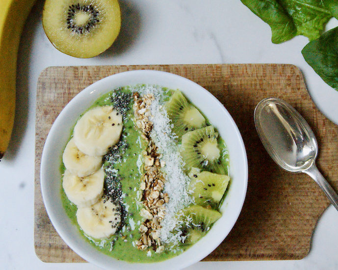 Smoothie bowl kiwi-épinards-banane