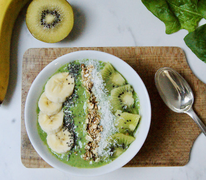 Smoothie bowl kiwi-épinards-banane