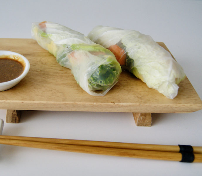Rouleaux de printemps aux carottes, chou et chou kale