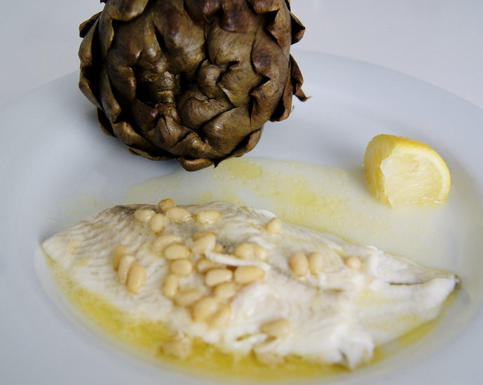 Poisson blanc, sauce au beurre citronné