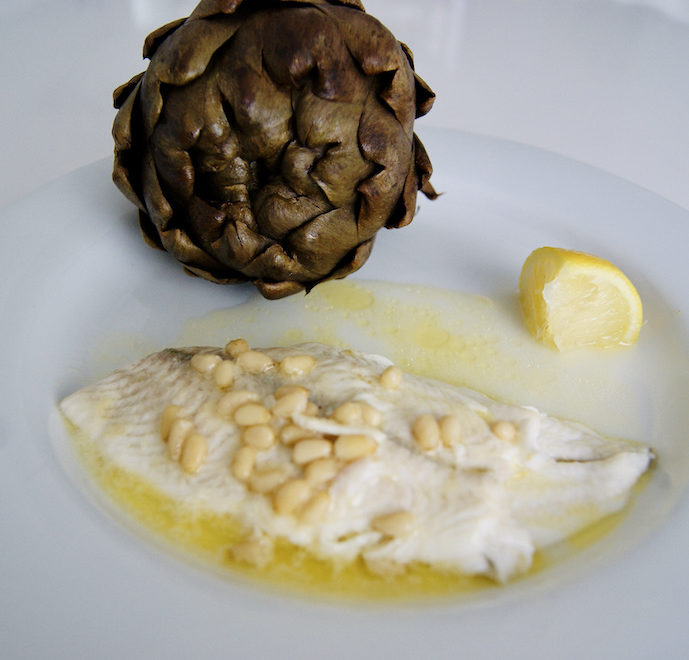 Poisson blanc, sauce au beurre citronné