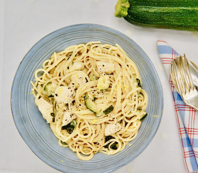 Spaghetti au poulet et courgettes