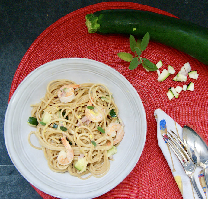 Spaghetti aux scampis, courgette et jambon