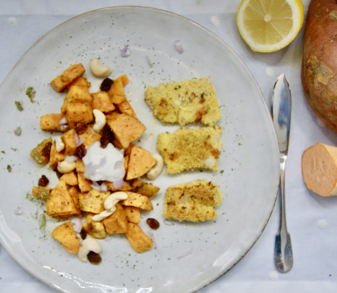Poisson pané maison, patates douces aux raisins et noix de cajou