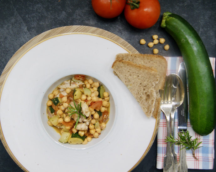 Poulet et pois chiches à l’étouffée