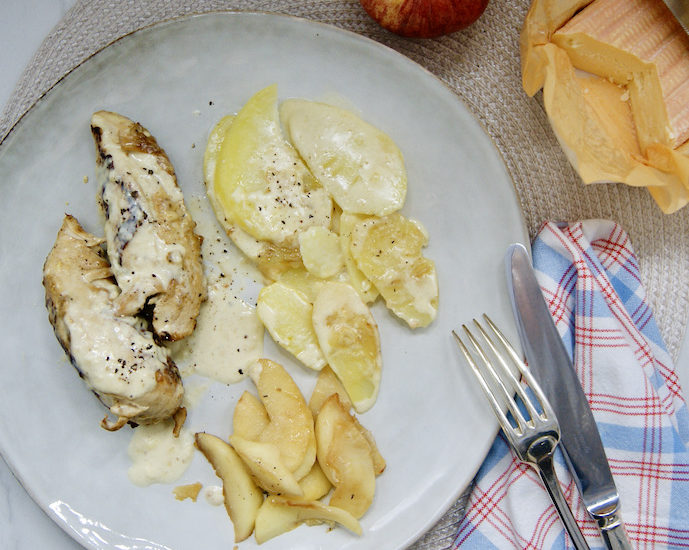 Poulet, pommes et sauce au maroilles