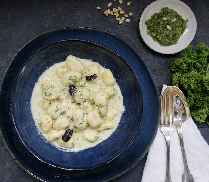 Gnocchi au pesto et aux olives