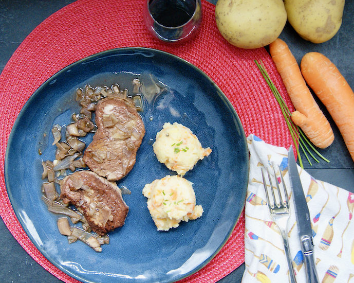 Paupiettes aux oignons et purée de pommes de terre aux carottes