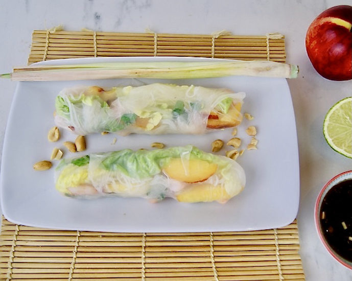 Rouleaux de printemps aux crevettes et nectarines