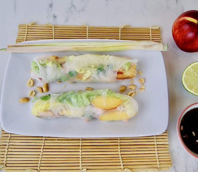 Rouleaux de printemps aux crevettes et nectarines