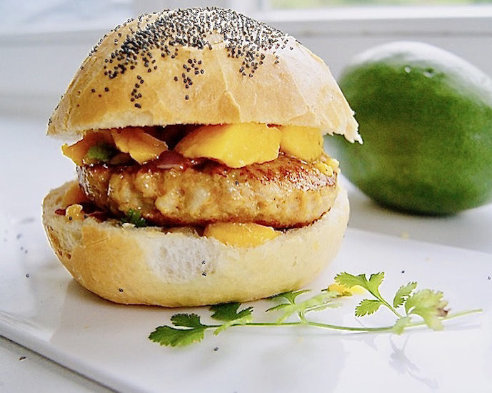 Hamburger de poulet, salsa mangue