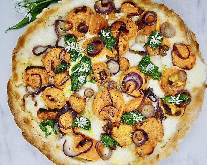 Pizza aux patates douces et pesto à l’ail des ours