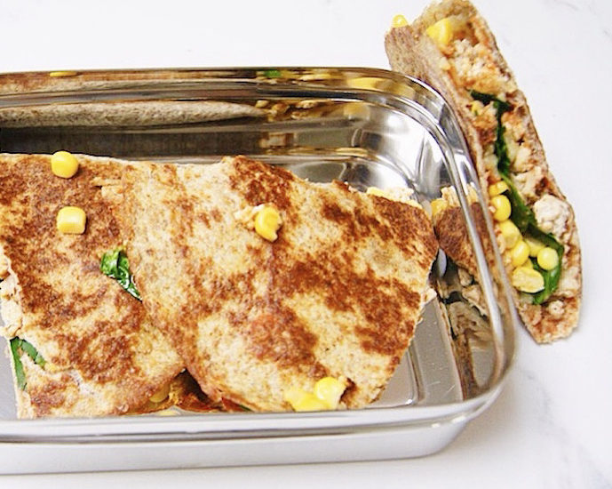 Quesadillas au poulet, maïs et épinards