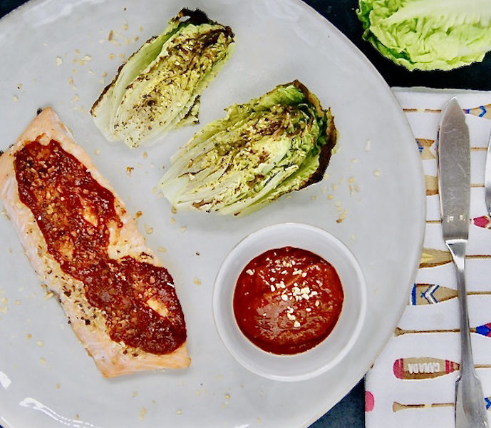 Saumon grillé et sauce barbecue aux tomates