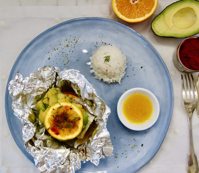 Papillote de cabillaud à l’orange et avocat