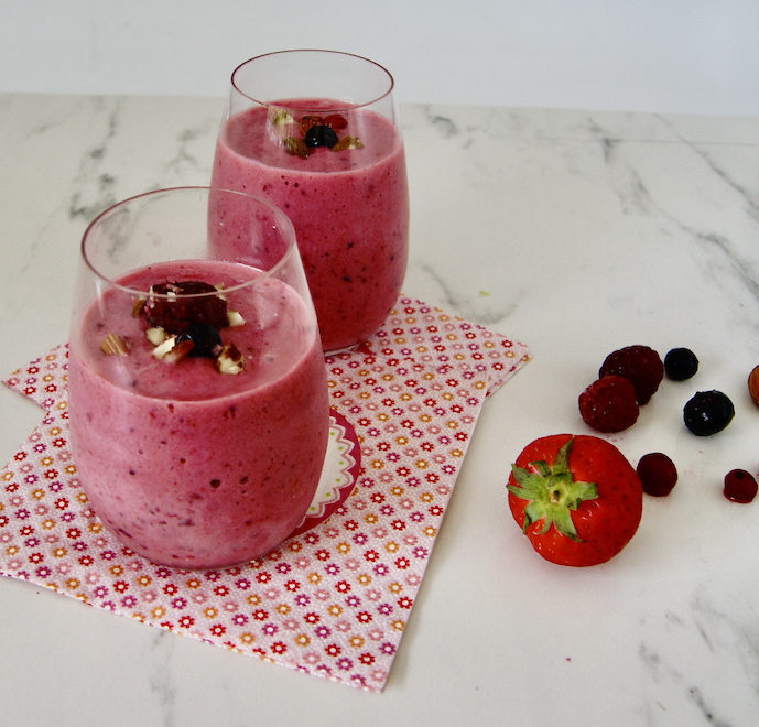 Smoothie lait d’amande et fruits rouges