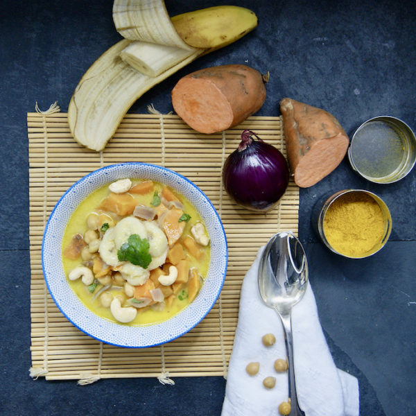 Curry de patates douces et bananes sautées