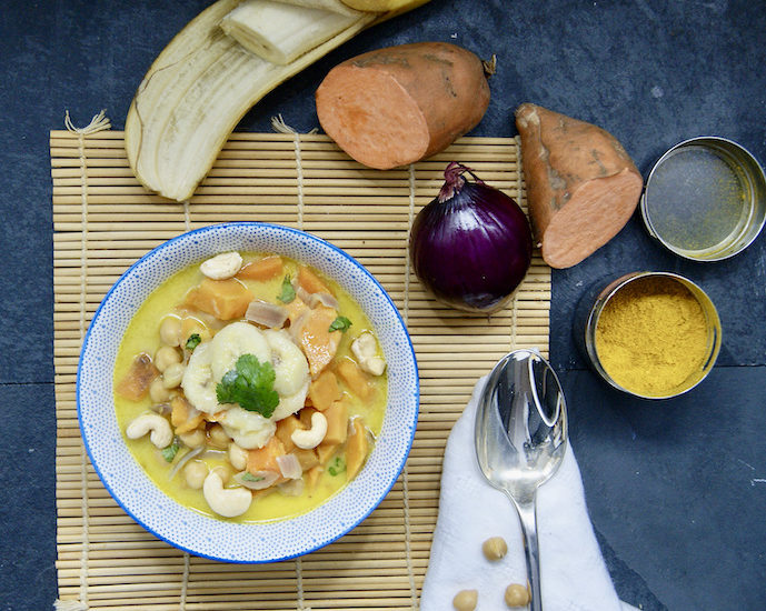 Curry de patates douces et bananes sautées
