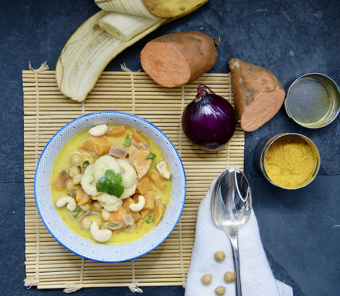 Curry de patates douces et bananes sautées