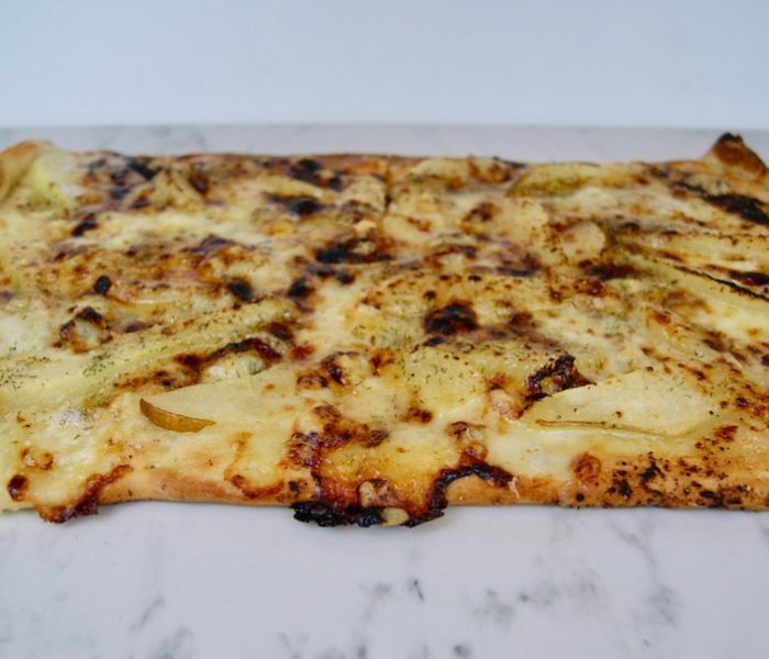 Pizza poire, gorgonzola et miel