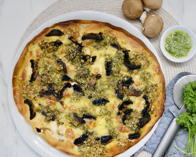 Pizza blanche aux champignons, pesto de persil