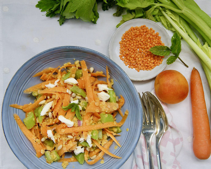 Lentilles aux carottes, céleri et abricots en salade